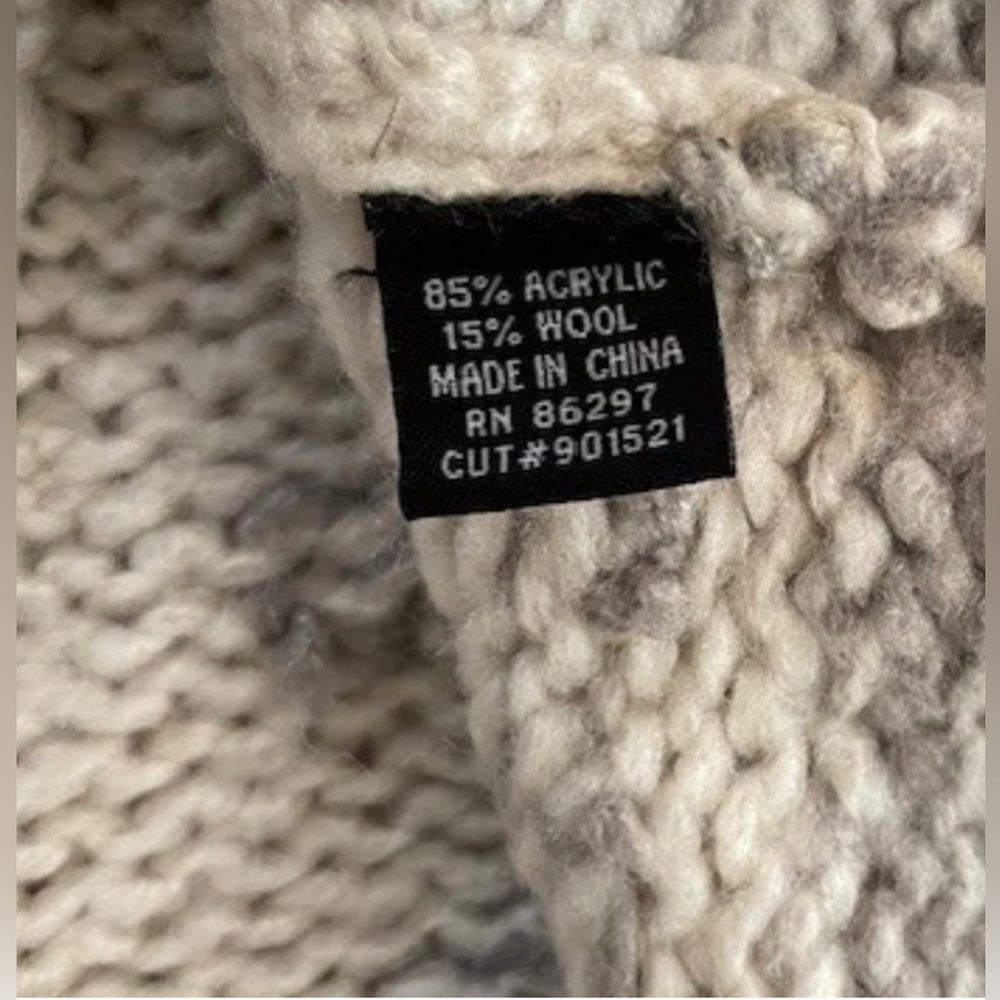 NWT BCBG MAXZARIA SHAW/PONCHO - Picture 4 of 8